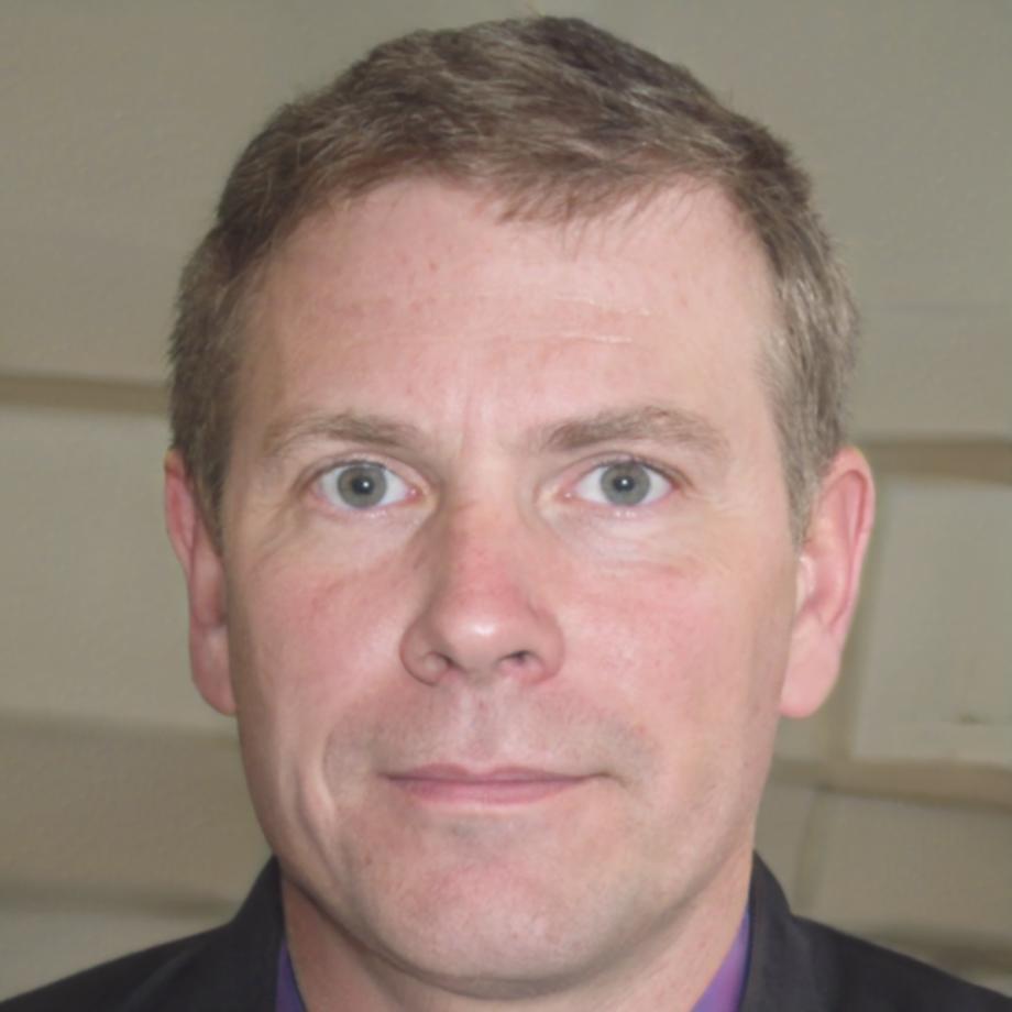 Leopold Drummond, Senior Financial Analyst at carnavexilo